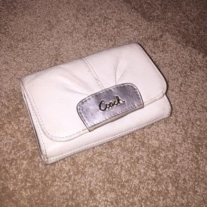 WHITE COACH WALLET