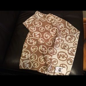 Brand new Michael kors beige and white scarf