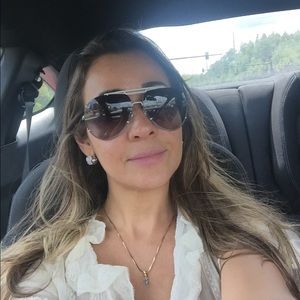 Meet your Posher, Maria