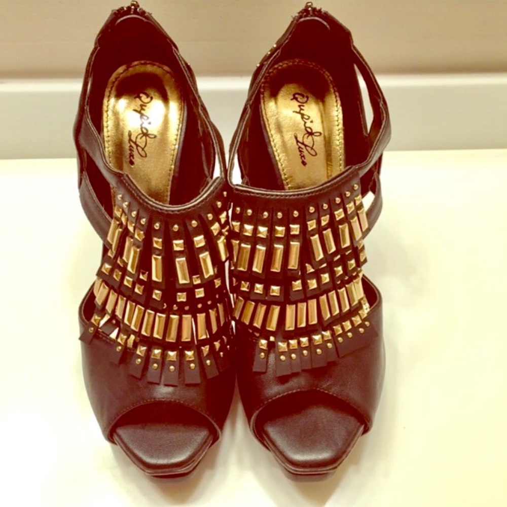 🆕 Qupid Danelle Studded Peep Toe Platform