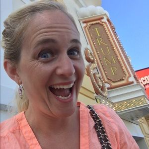 Meet your Posher, Elizabeth