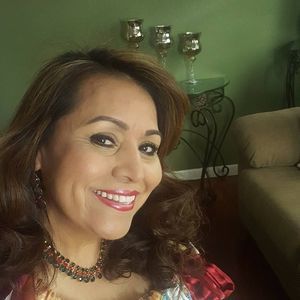 Meet your Posher, Beatriz