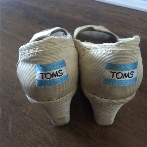 Toms - Picture 4 of 4