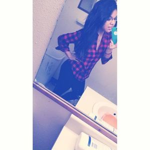 Meet your Posher, Kendra lynn