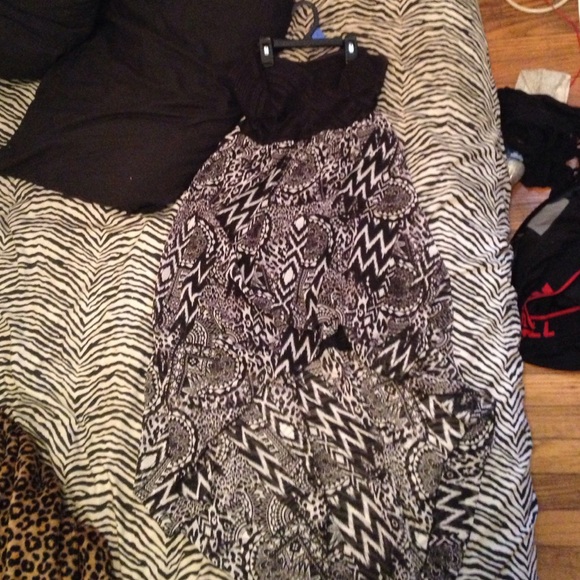 Cute no sleeve high-low dress barely worn