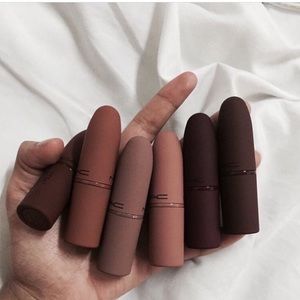 Meet your Posher, Ersela