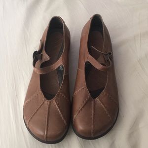 Dansko Mary Jane Never Worn 9 8 39