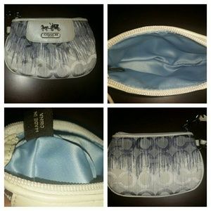 ❤❤❤SOLD❤❤❤Clearance!!! 😃Coach wristlet