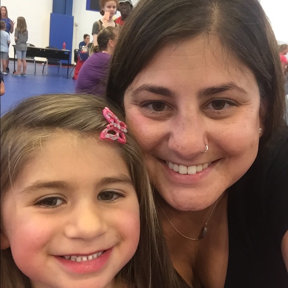 About Me 👭👠👜🌺☕️🏋🏻‍♀️ - Picture 2 of 3