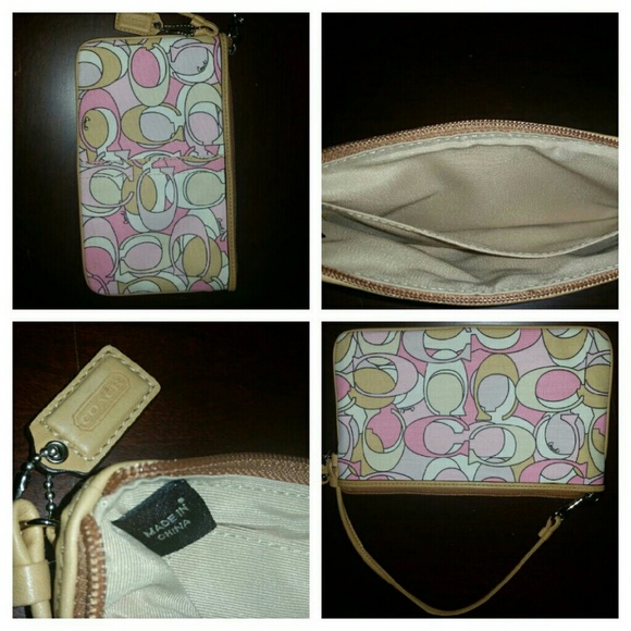 ❤❤❤❤❤SOLD❤❤❤❤❤ Coach wristlet