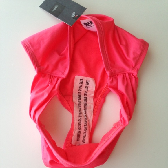 NWT + Liner Ruched Side Pink Bikini Bottom - Picture 2 of 4