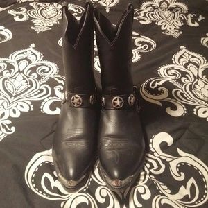 Men's black cowboy boots