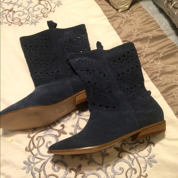 Decree Shoes - Western inspired boot