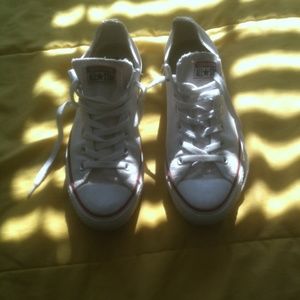 converse low top white converse