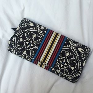 ❌SOLD❌ Vera Bradley Wallet