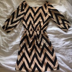 NWOT Gianni Bini Black and Nude Chevron Dress