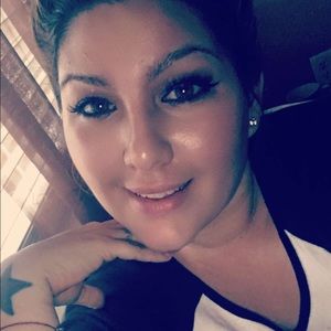 Meet your Posher, Gina