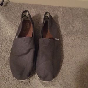 NWOT Men's Charcoal Toms