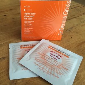 Dr Dennis Gross alpha beta glow pad for body
