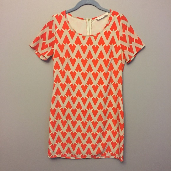 Size small Orange/cream chevron shift dress - Picture 1 of 4