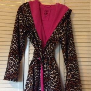 Betsy Johnson Robe ( NEW )