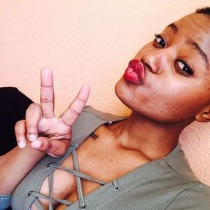 Meet your Posher, Lauren