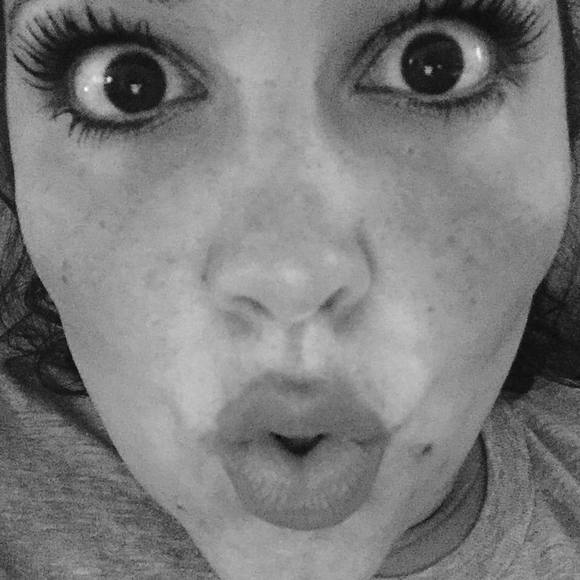 Meet your Posher, Jessica - Picture 8 of 8