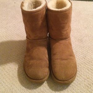 Brown Uggs size 8!