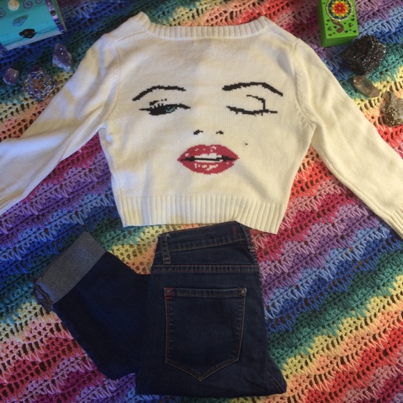 Betsey Johnson Marilyn Monroe cropped cardigan