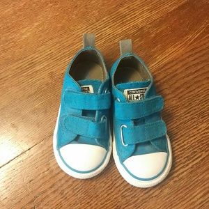 Toddler Boys velcro converse in blue