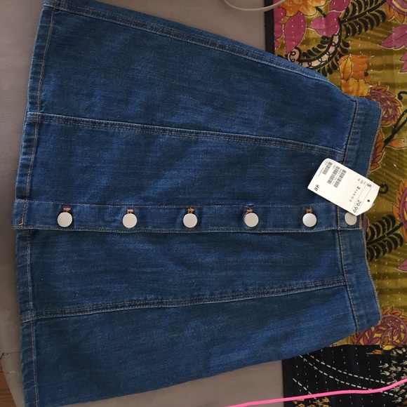 H&m button up jean skirt NWT