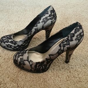 Nine West Pixie Girl Champagne heels