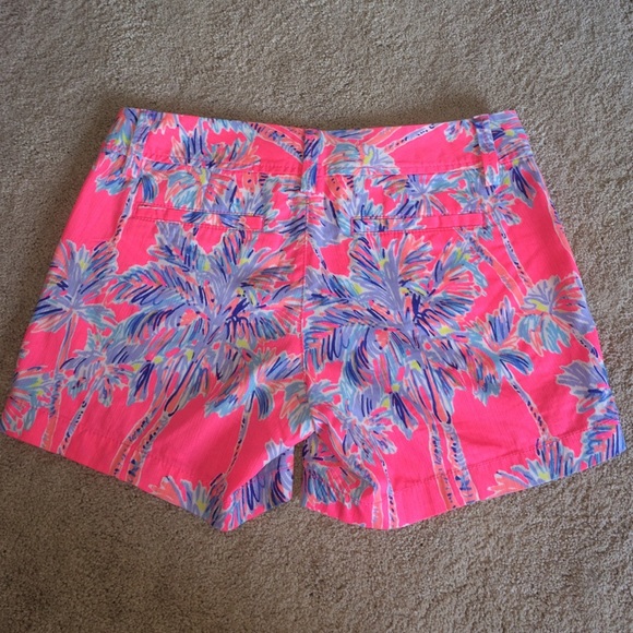 Lilly Pulitzer nice stems shorts - Picture 2 of 4