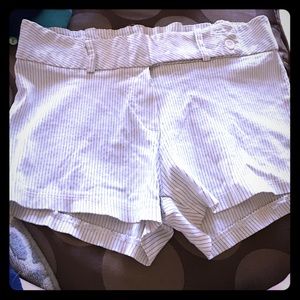 White and blk stripped shorts