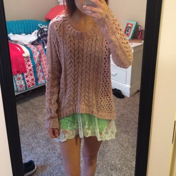 Pink sweater for fall/winter! - Picture 2 of 3