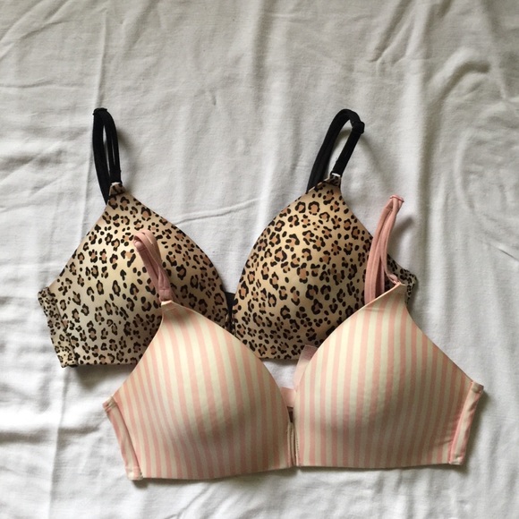 🏵SOLD🏵 VS 34C No Underwire Bra Bundle