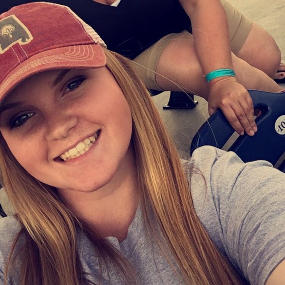 Meet your Posher, Kasey - Picture 3 of 4