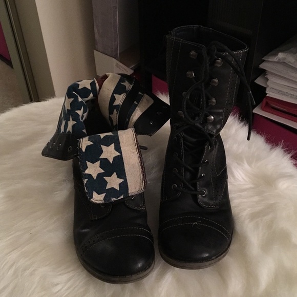 Combat boots