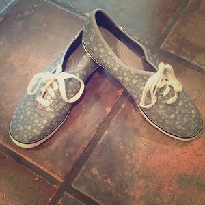 Gray Star Keds