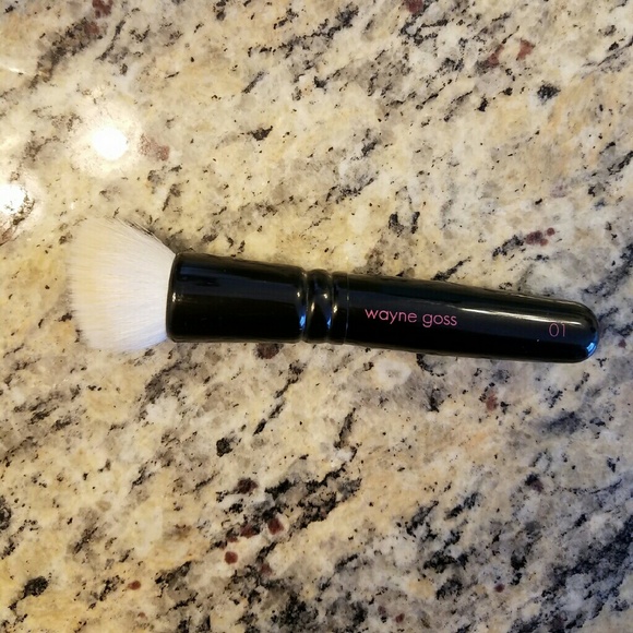 Wayne Goss 01 Holiday Brush