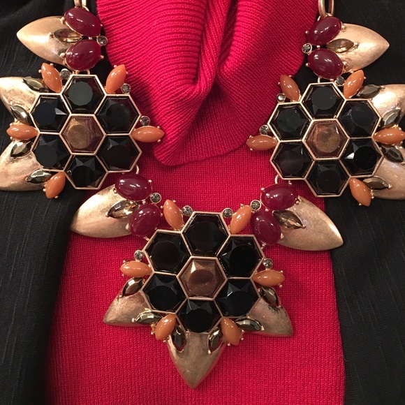 Statement Necklace Gold / Black - image 1