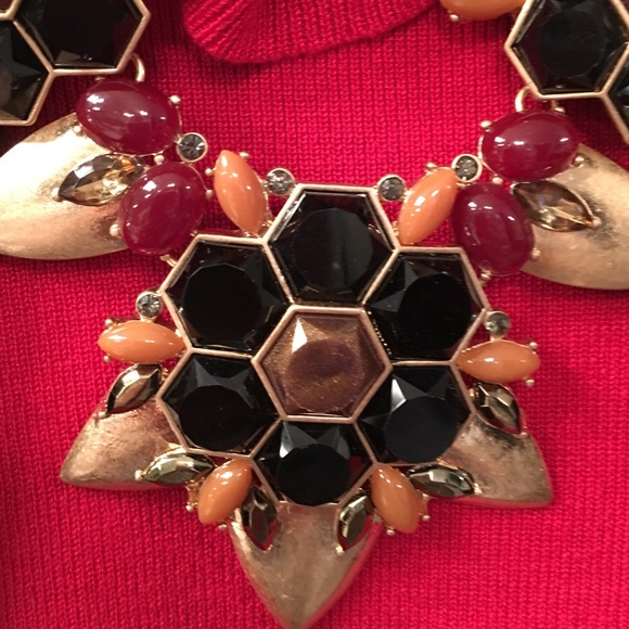 Statement Necklace Gold / Black - image 3