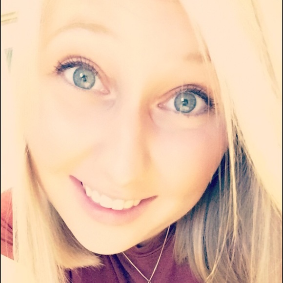 Meet your Posher, Lydia - Picture 1 of 1