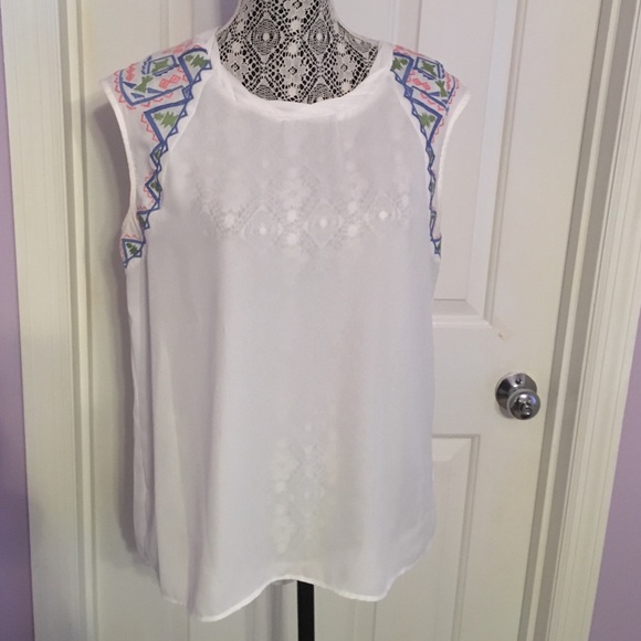 Short sleeve white blouse