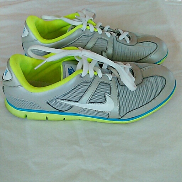 Nike Shoes - Nike shoes women's size 5.5