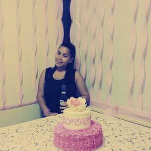 Meet your Posher, Ines