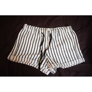 Lou & Grey Soft Linen Shorts