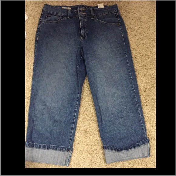 Cute cuffed Capri jeans