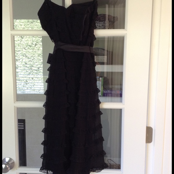 Betsy Johnson black lace midi - Picture 2 of 4
