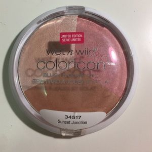 LE Wet n Wild blush & glow trio- Sunset Junction